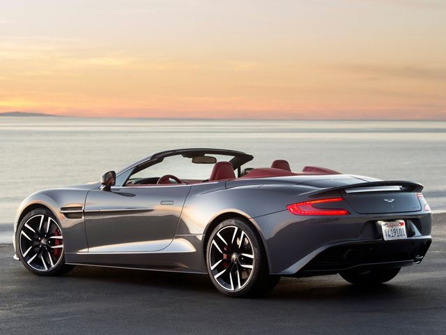 Aston Martin выпстил тонну новых фотографий великолепного Vanquish Volante